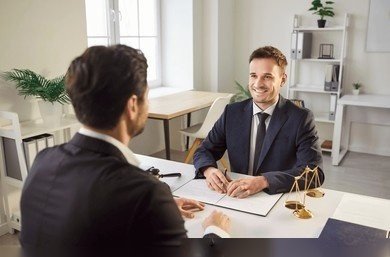 Avocat en consultation